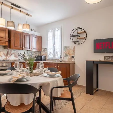 Casa Le Camelie Idromassaggio E Relax Lucca * Capannori