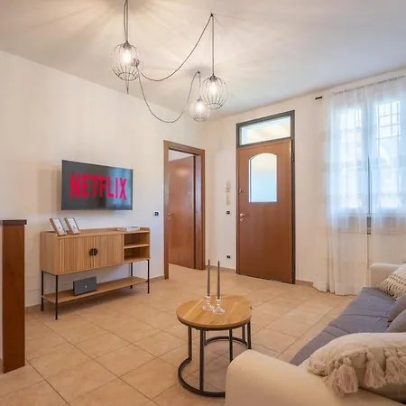 Nyaraló Casa Le Camelie Idromassaggio E Relax Lucca Capannori
