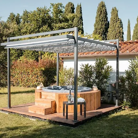 Casa Le Camelie Idromassaggio E Relax Lucca Nyaraló *